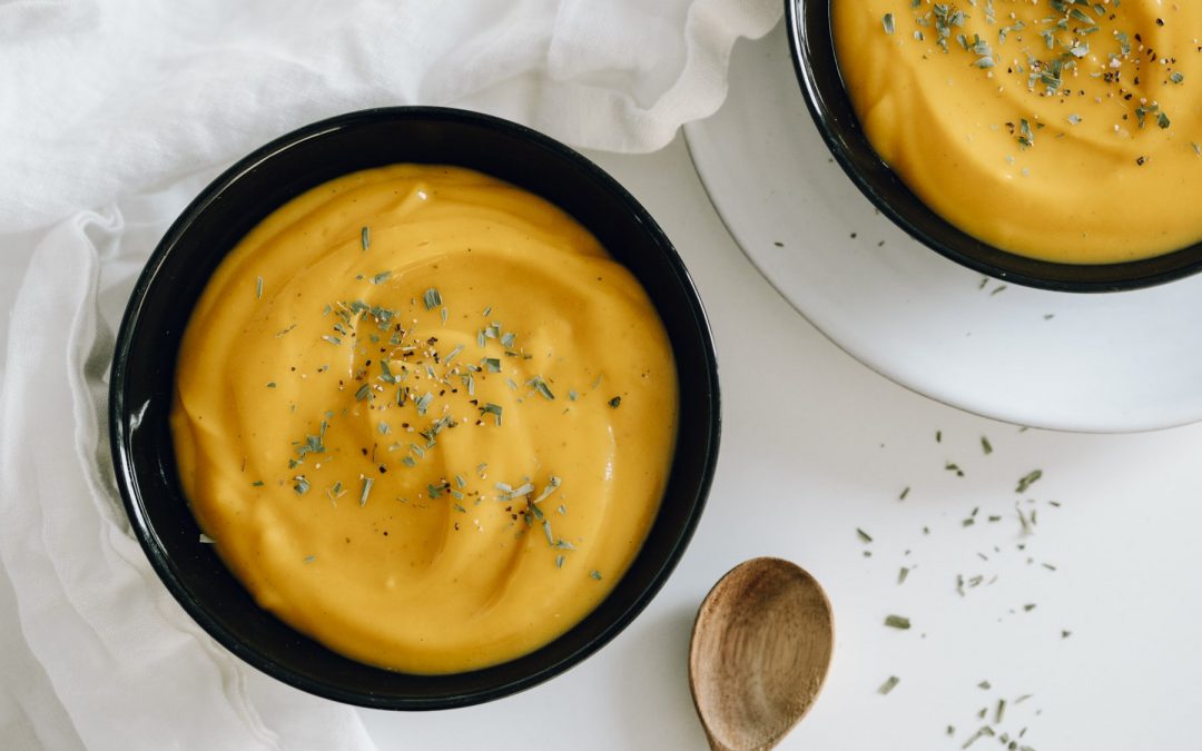 TÄYTELÄINEN JUURESSOSEKEITTO